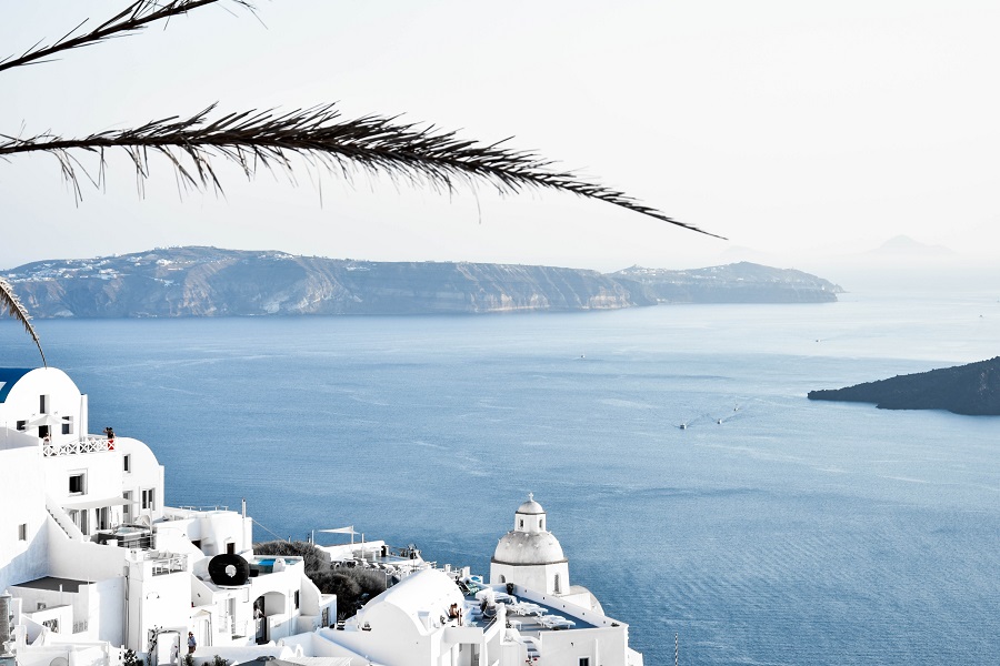 https://www.ipomehotels.com/en/wp-content/uploads/2020/03/Thera-Città-Bianche-by-Photo-by-Artiom-Vallat-on-Unsplash.jpg