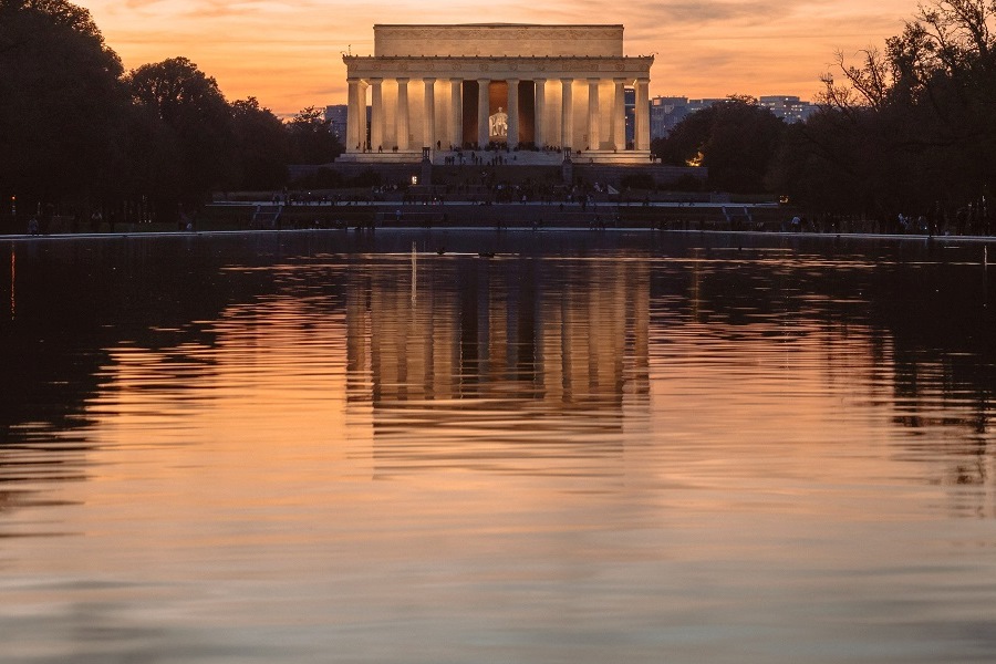 https://www.ipomehotels.com/en/wp-content/uploads/2020/04/Attrazioni-da-vedere-almeno-una-volta-nella-vita-Lincoln-Memorial-by-Photo-by-Andy-Feliciotti-on-Unsplash.jpg