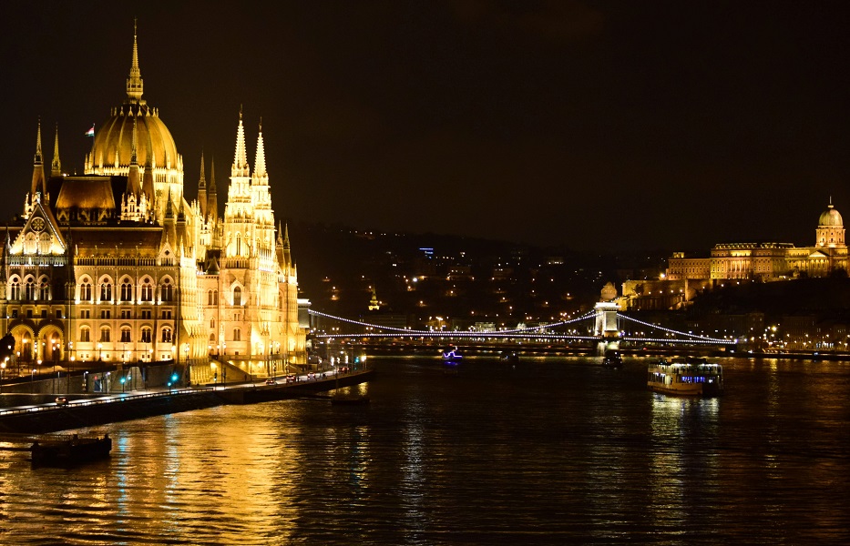 https://www.ipomehotels.com/en/wp-content/uploads/2020/04/Budapest-by-Photo-by-Matthew-Waring-on-Unsplash.jpg