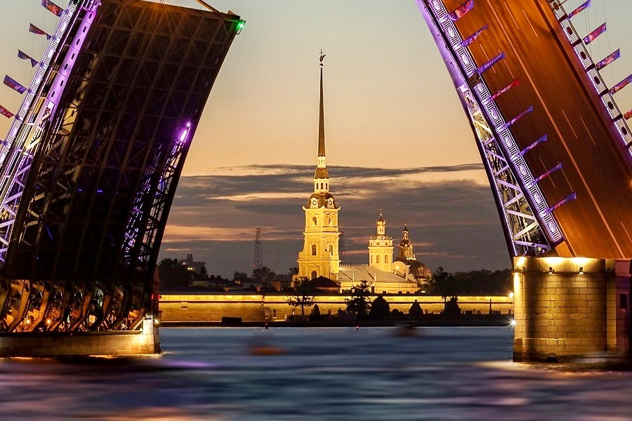 https://www.ipomehotels.com/en/wp-content/uploads/2020/04/St-Petersburg-by-Photo-by-Hu-Chen-on-Unsplash.jpg