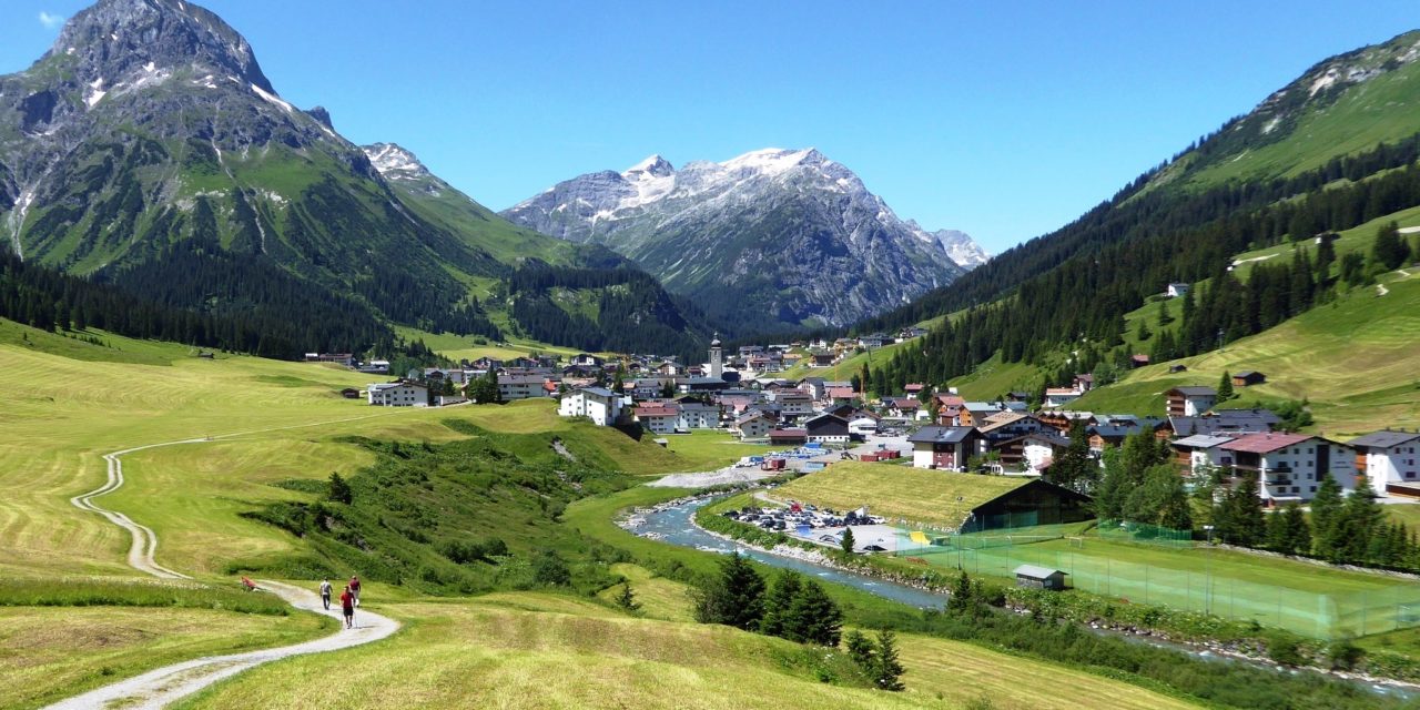 https://www.ipomehotels.com/en/wp-content/uploads/2020/06/Lech-am-Arlberg-by-andywebgallery-on-FlickR-1280x640.jpg