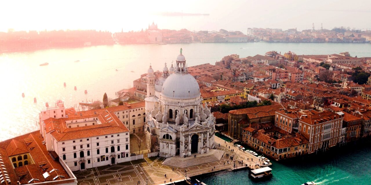 https://www.ipomehotels.com/en/wp-content/uploads/2020/10/Venezia-Photo-by-@canmandawea-on-Unsplash-1280x640.jpg