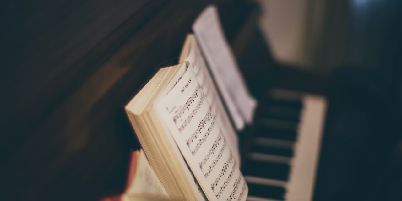 https://www.ipomehotels.com/en/wp-content/uploads/2021/03/Musica-in-Viaggio-Photo-by-Louis-Smitha-on-unsplash-1280x640.jpg