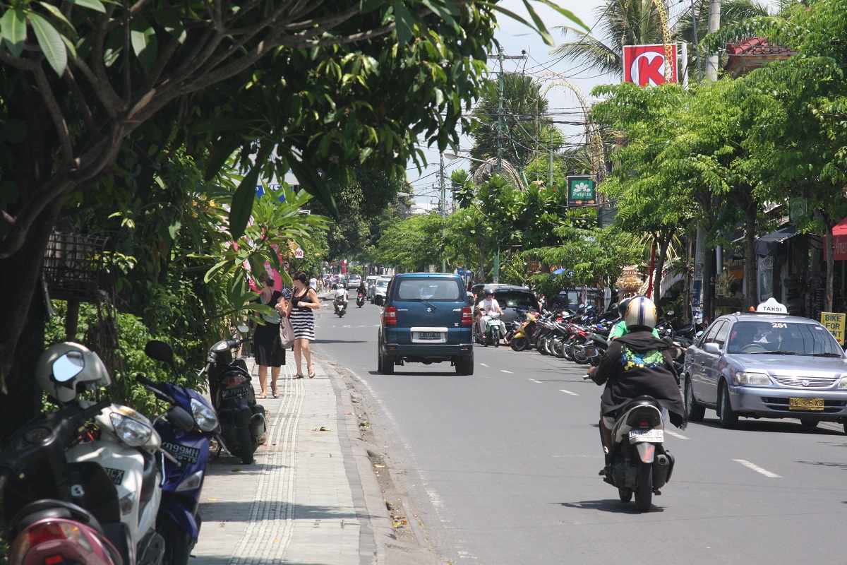 Jalan Raya Seminyak Bali
